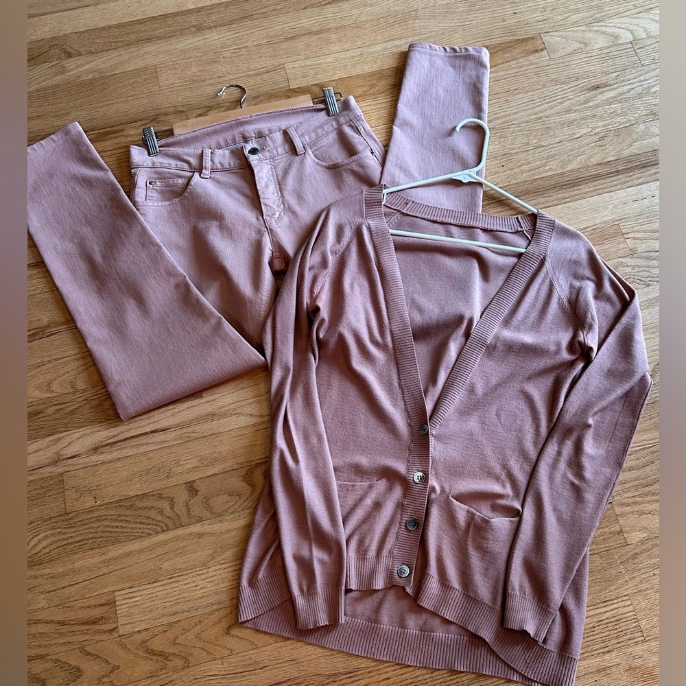 Comptoir Des Cotonniers Bundle/Outfit of Salmon pant (8) and cardigan sweater(S)